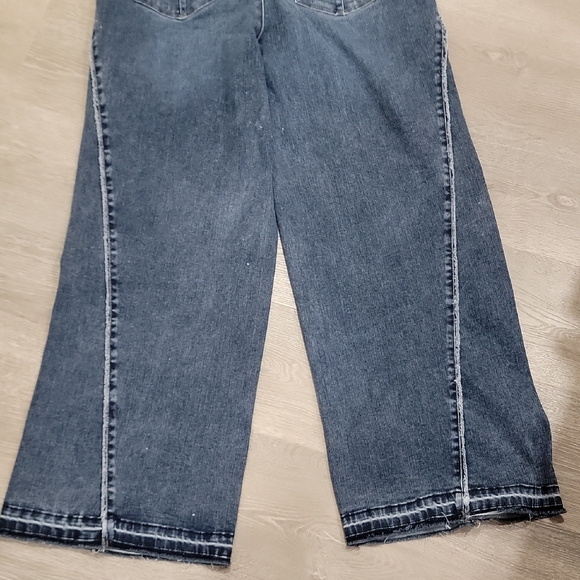 Classic Blue Women's Jeans - Picture 9 of 12